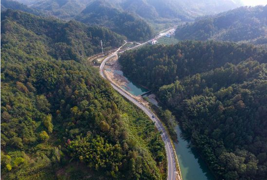 路桥养护公司中标安徽省大别山旅游扶贫 快速通道霍山段水毁小修及养护采购项目