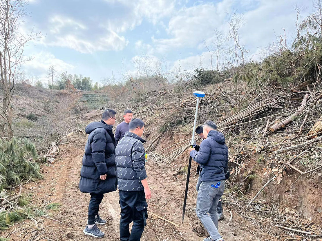 县职业学校实训基地场平工程开工